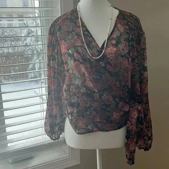 [M]MNG Pink/Red Floral Cropped Baloon  Sleeve Wrap Blouse - Picture 5 of 15